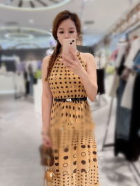 高挑美腿 服飾店姐姐 會按摩