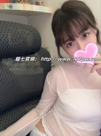 臉很甜，性感，讓人忍不住想靠近
