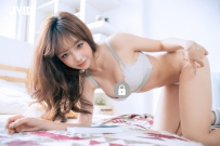 遠房表妹來借宿幾天，脫掉衣服問表哥：「我胸部大嗎？」